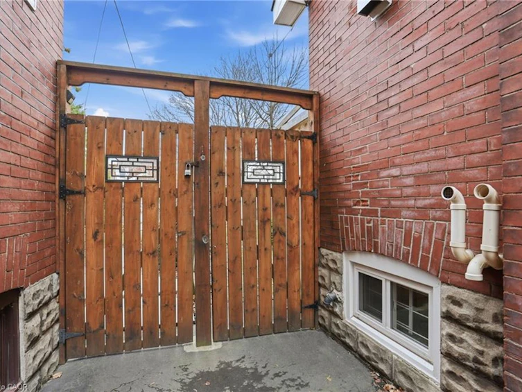 223 Park Row S, Hamilton, ON, L8K 2K4 - 42