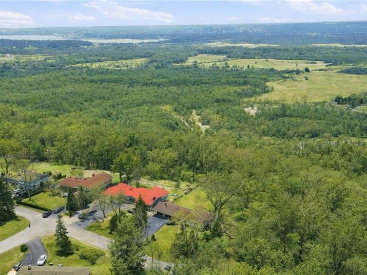 1 Thorncrest Boulevard, Hamilton, ON, L9H 7L1 - 3