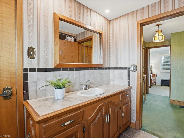 1 Thorncrest Boulevard, Hamilton, ON, L9H 7L1 - 31