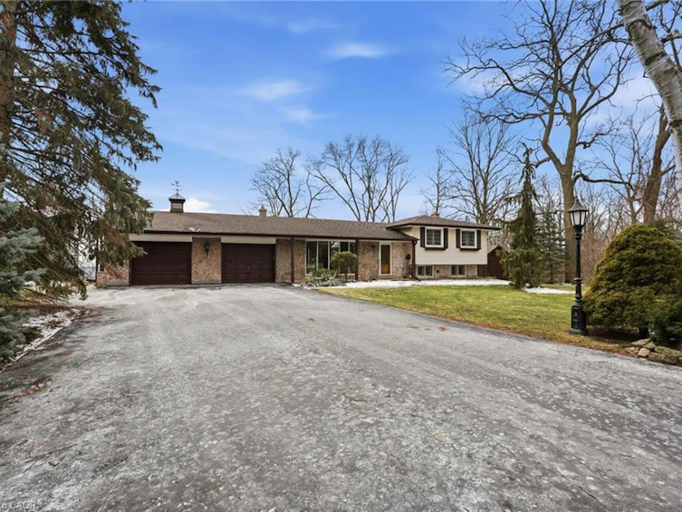 1 Thorncrest Boulevard, Hamilton, ON, L9H 7L1 - 6