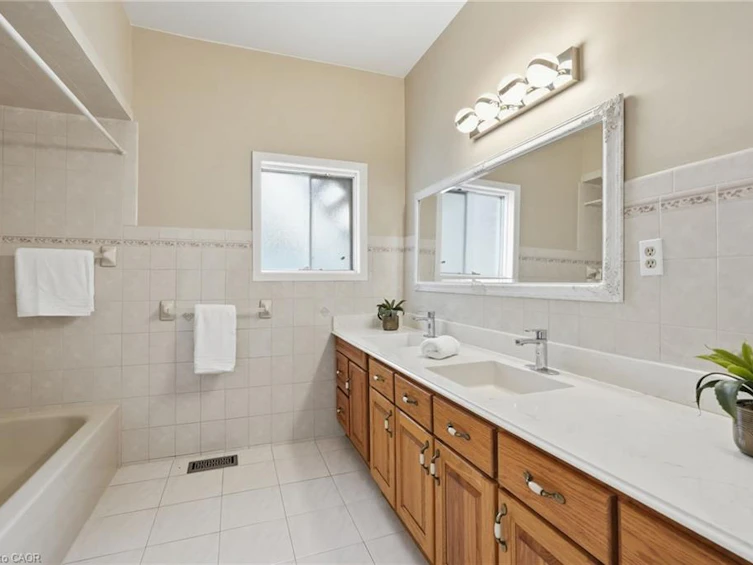 864 Highway 8, Hamilton, ON, L8E 5J3 - 16
