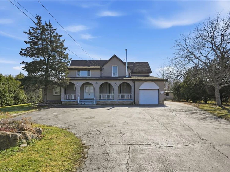 864 Highway 8, Hamilton, ON, L8E 5J3