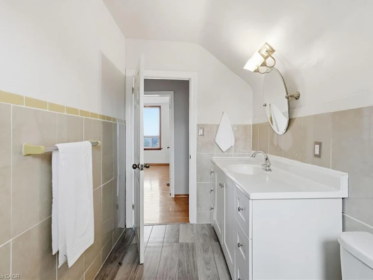864 Highway 8, Hamilton, ON, L8E 5J3 - 32