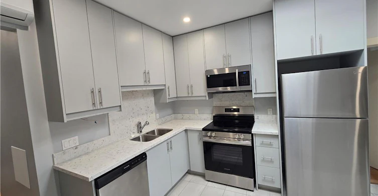 971.5 Main Street E, Hamilton, ON, L8M 1N2 - 8