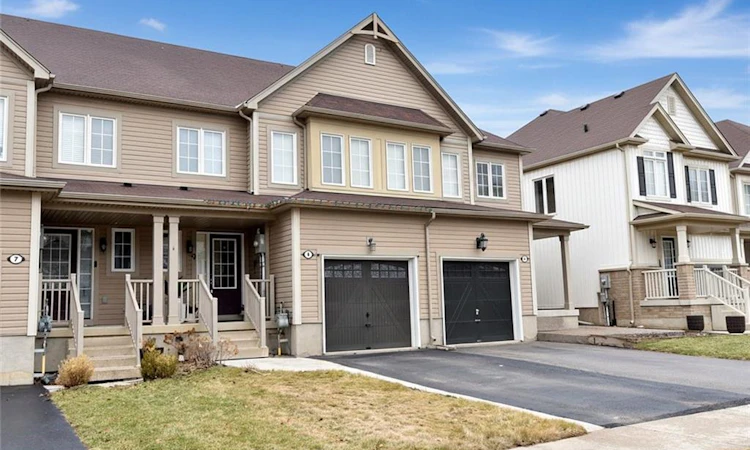 9 Lynch Crescent