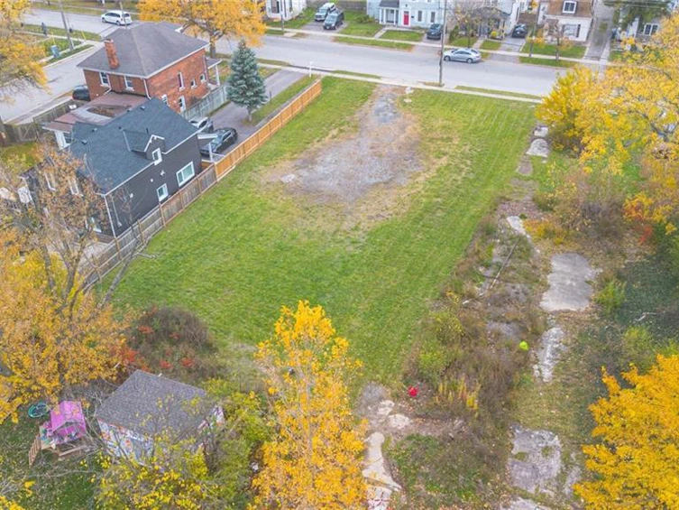5 Haight Street, St. Catharines, ON, L2P 2L9