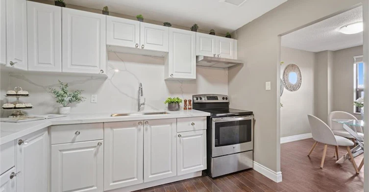 710-1100 Courtland Avenue E, Kitchener, ON, N2C 2H9 - 11