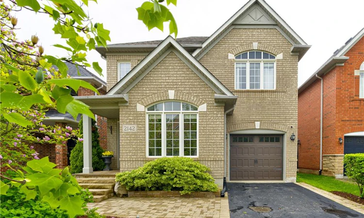 2142 Meadowglen Drive