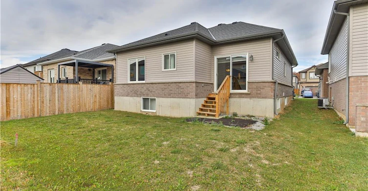 11 Tucker Street, Thorold, ON, L2V 0G3 - 14