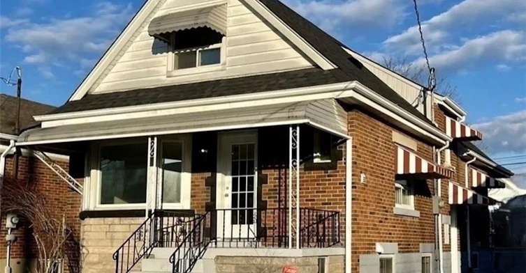 19 Crosthwaite Avenue S, Hamilton, ON, L8K 2T7