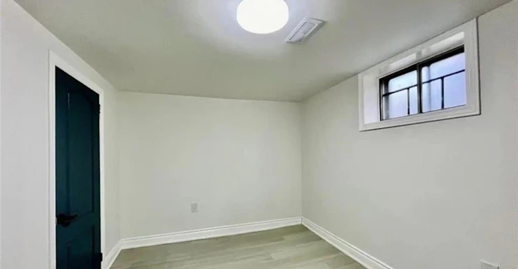 19 Crosthwaite Avenue S, Hamilton, ON, L8K 2T7 - 4
