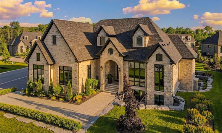 112 Heritage Lake Drive