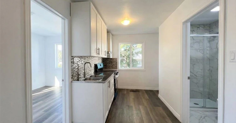 1-56 Skylark Drive, Hamilton, ON, L9A 4Y3 - 2
