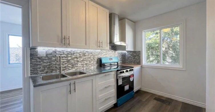 1-56 Skylark Drive, Hamilton, ON, L9A 4Y3 - 4