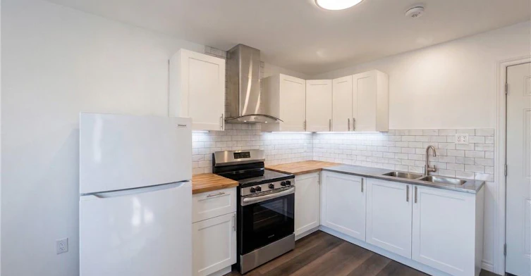 2-56 Skylark Drive, Hamilton, ON, L9A 4Y3 - 2