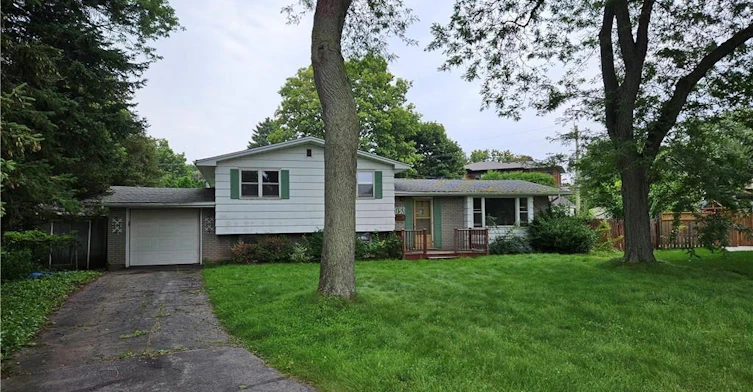 151 Seneca Court, Hamilton, ON, L9G 3C1 - 2
