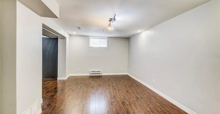 lower-213 Union Street E, Waterloo, ON, N2J 1C9 - 16