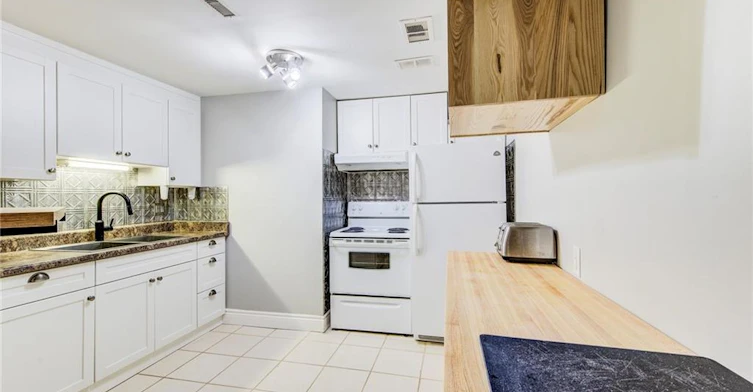 lower-213 Union Street E, Waterloo, ON, N2J 1C9 - 6