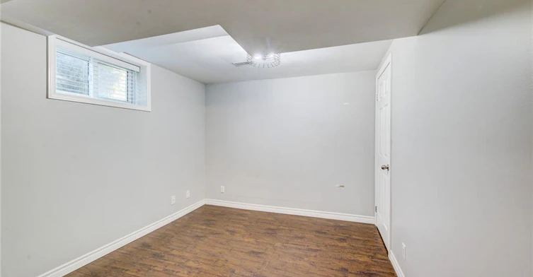 lower-213 Union Street E, Waterloo, ON, N2J 1C9 - 11