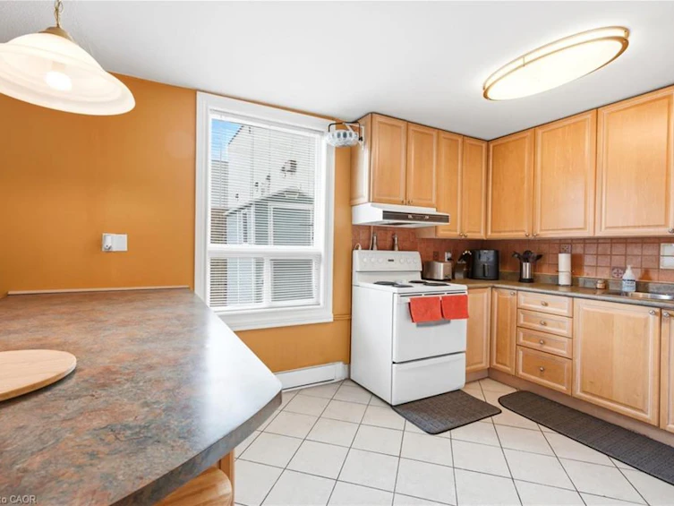 147-3040 Constitution Boulevard, Mississauga, ON, L4Y 3X7 - 4