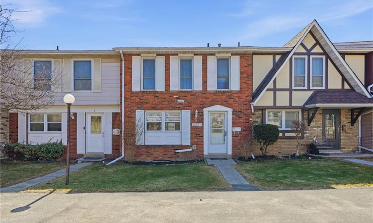 4-2252 Upper Middle Road