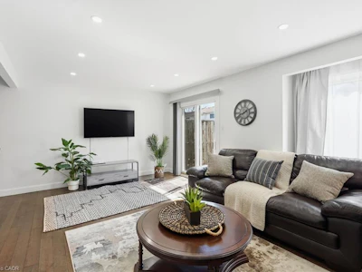 4-2252 Upper Middle Road - 5
