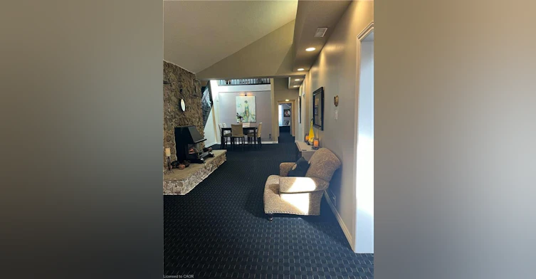A-56 King Street W, Hamilton, ON, L9H 1T8 - 6