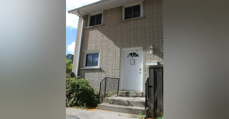 1-11 Colmar Place, Hamilton, ON, L9H 4L1
