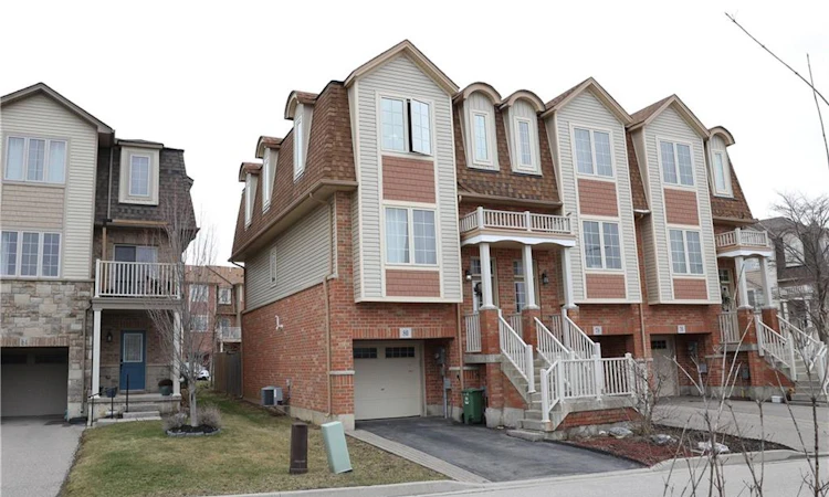 80 Westbank Trail