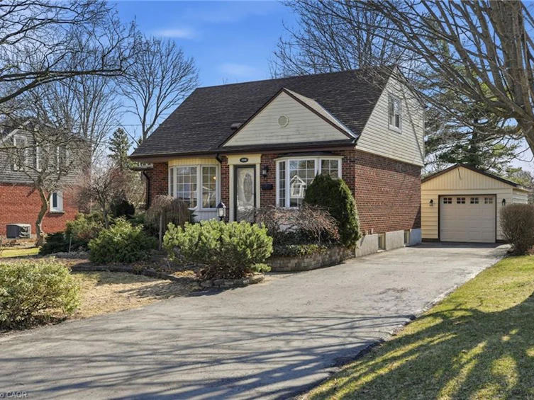 952 Danforth Avenue, Burlington, ON, L7T 1S8 - 3