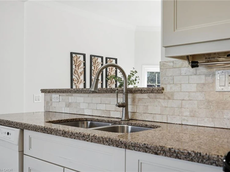 952 Danforth Avenue, Burlington, ON, L7T 1S8 - 11