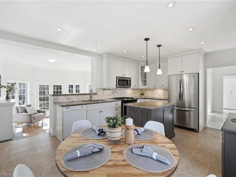 952 Danforth Avenue, Burlington, ON, L7T 1S8 - 16