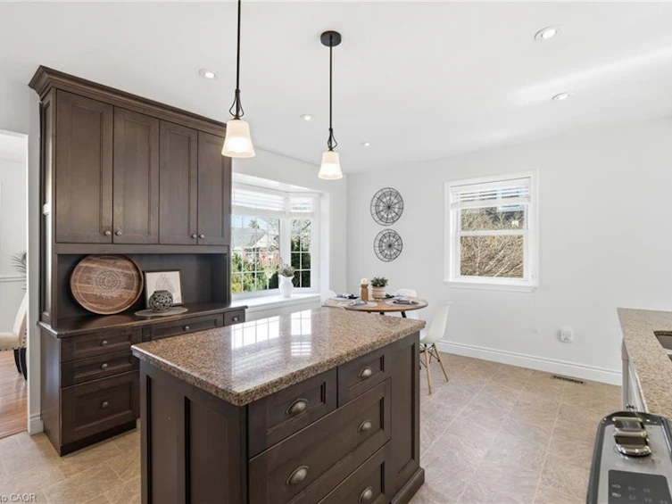 952 Danforth Avenue, Burlington, ON, L7T 1S8 - 13