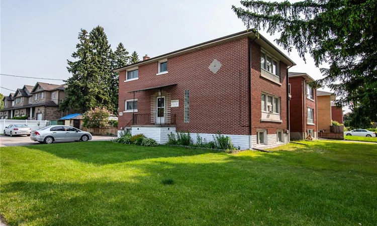 129 River Road E