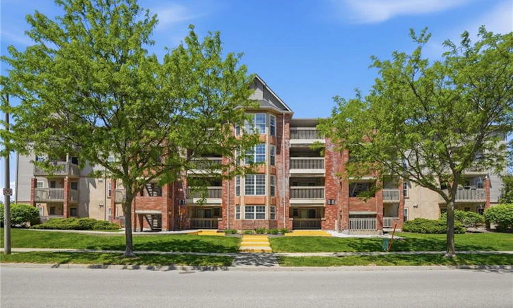 204-4015 Kilmer Drive