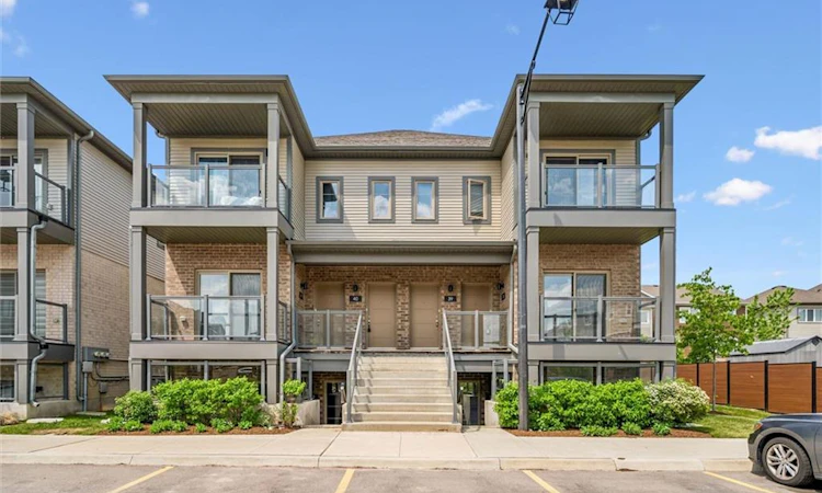 38-205 West Oak Trail
