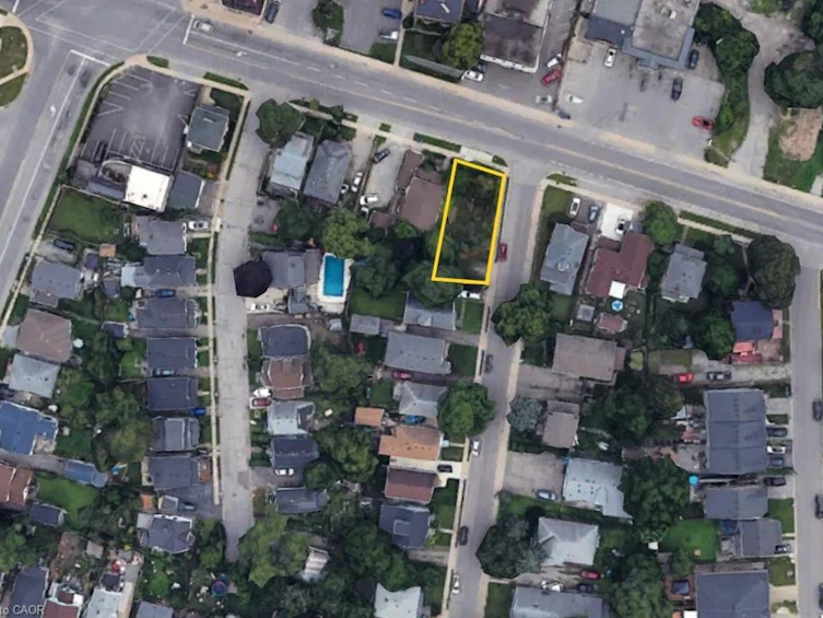 228 Queenston Street, St. Catharines, ON, L2P 2X1 - 3