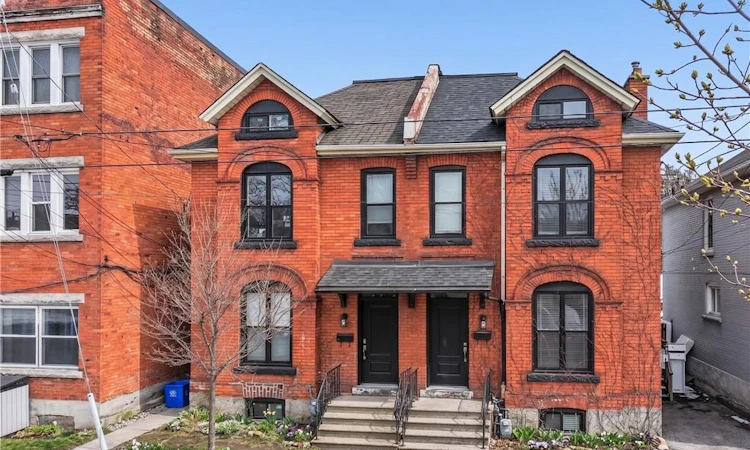 27 Ashley Street