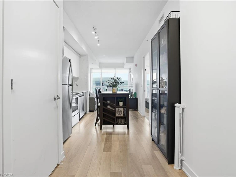 B418-5240 Dundas Street, Burlington, ON, L7L 0J6 - 5