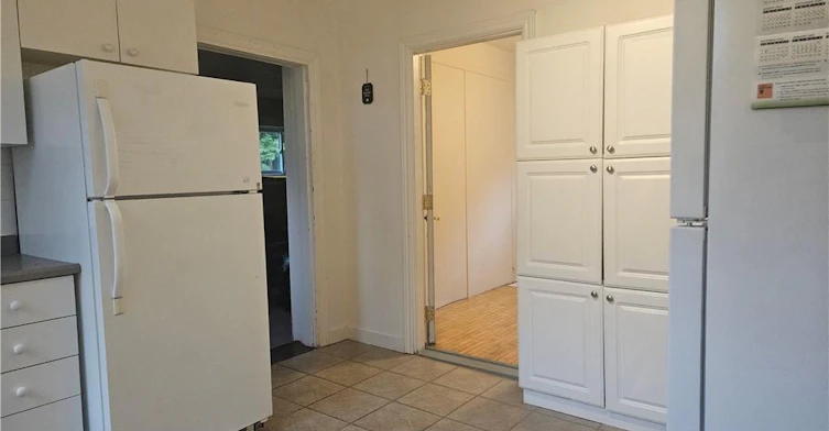 35 Kingsmount Street N, Hamilton, ON, L8S 3L2 - 4
