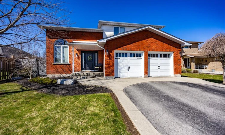 3 Kintyre Court