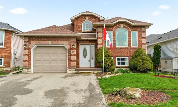 37 Thistlemoor Drive