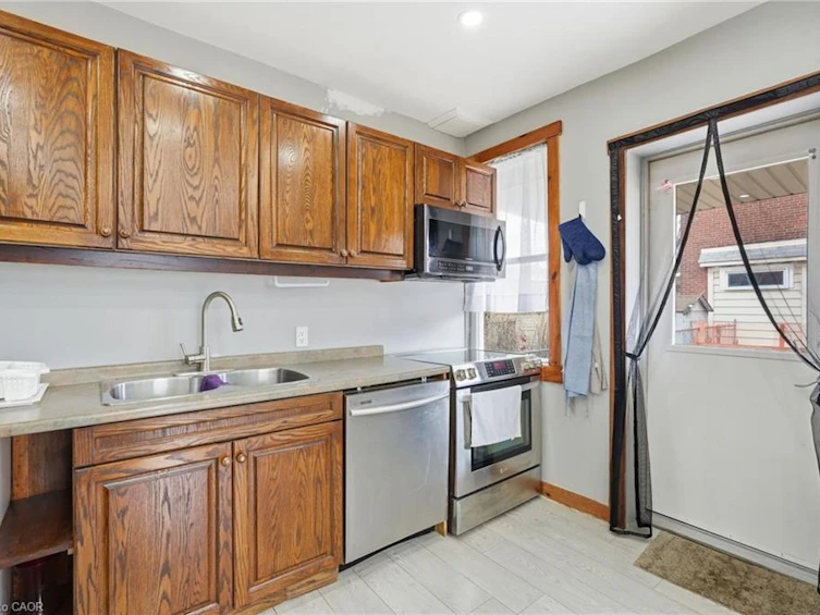 570 Cannon Street E, Hamilton, ON, L8L 2G4 - 15