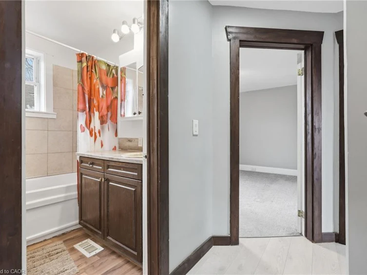 570 Cannon Street E, Hamilton, ON, L8L 2G4 - 24
