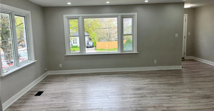 upper-207 Mill Street, Woodstock, ON, N4S 2W9 - 6
