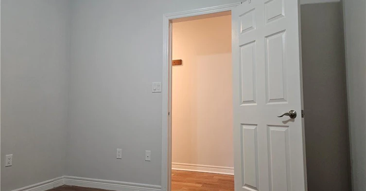 4-216 Parkdale Avenue N, Hamilton, ON, L8H 5X5 - 9