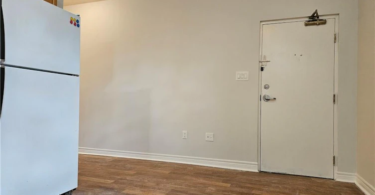 4-216 Parkdale Avenue N, Hamilton, ON, L8H 5X5 - 12