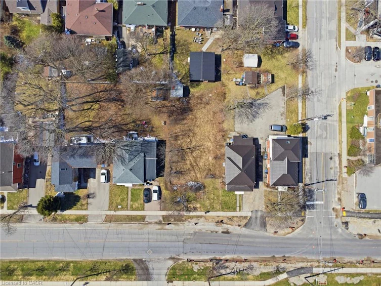 33 College Avenue W, Guelph, ON, N1G 1R8 - 16