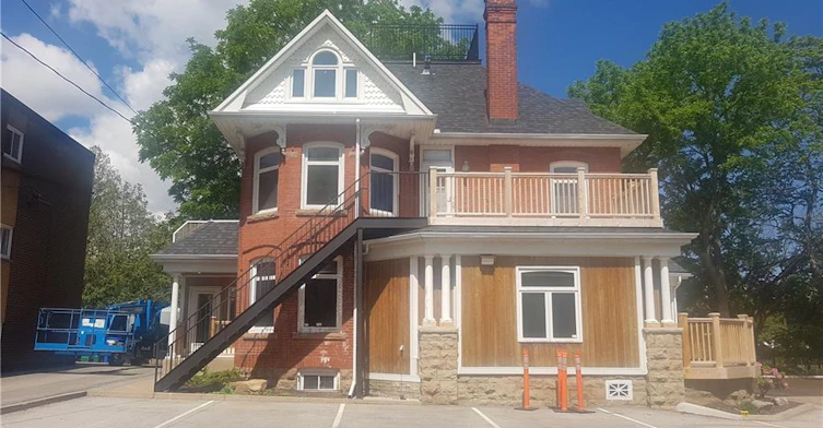 301-84 Main Street E, Grimsby, ON, L3M 1N3 - 3