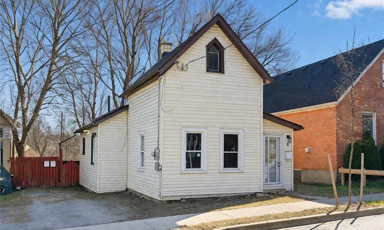 8 Tasker Street